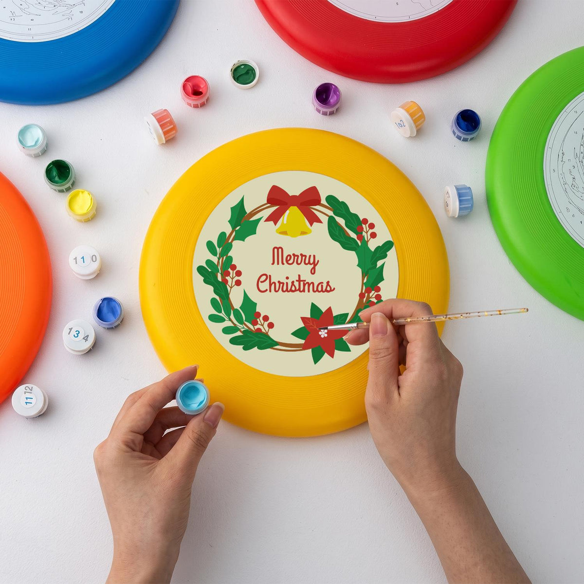 Christmas Holly Wreath (Paint by Numbers Flying Disc)