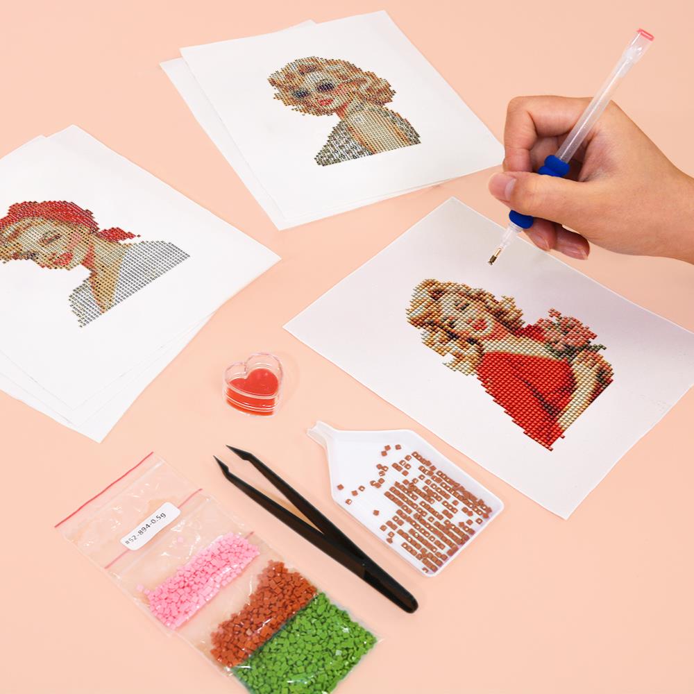 Retro Pin-Up Glamour Portraits mini diamond painting – image 5