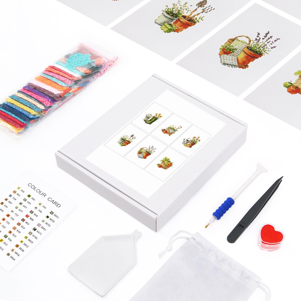 Garden Trowel and Lavender Pots mini diamond painting – the box with 6 canvases, diamonds and tools