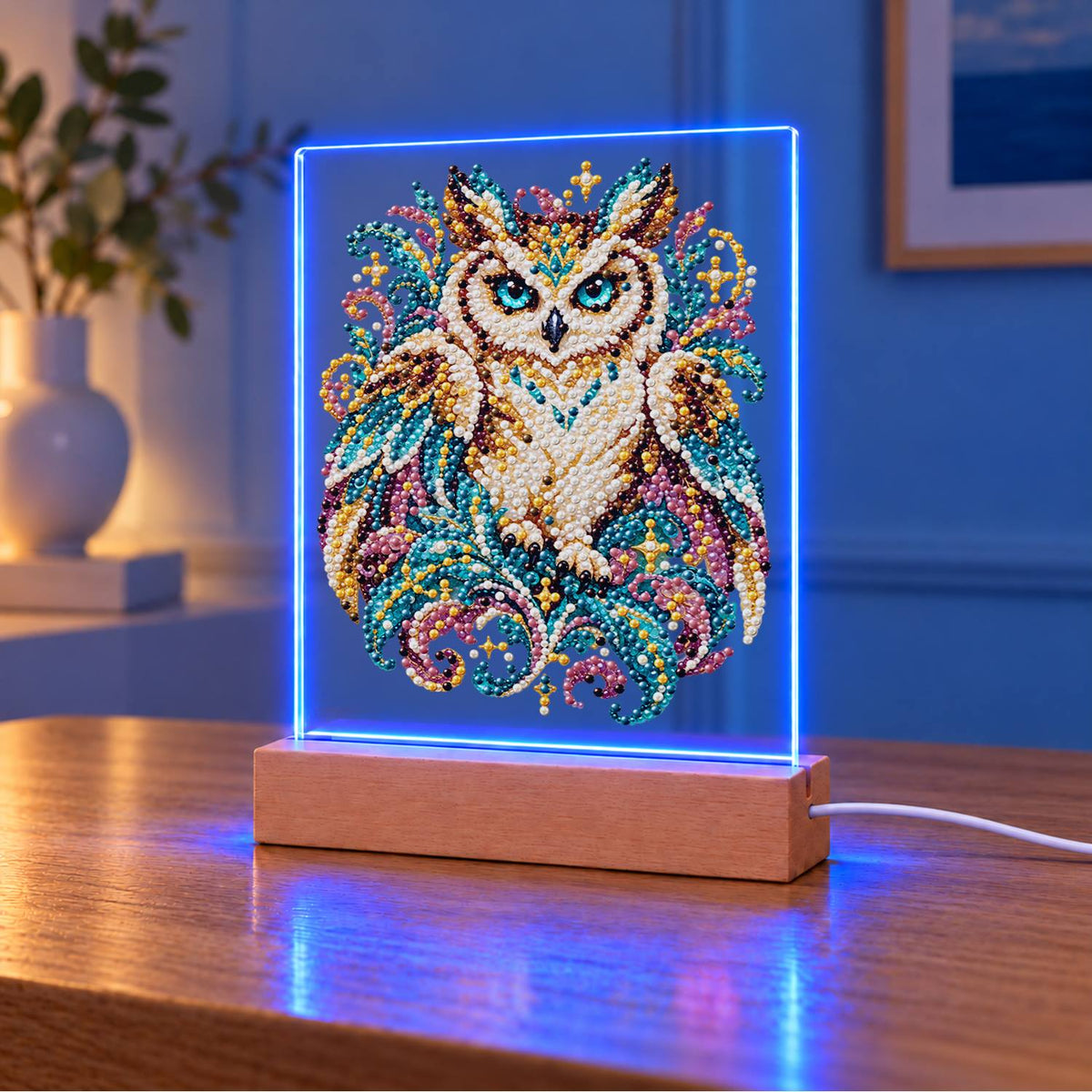 Teal-Eyed Owl in Ornate Plumes (Light-Up Pearl Painting)