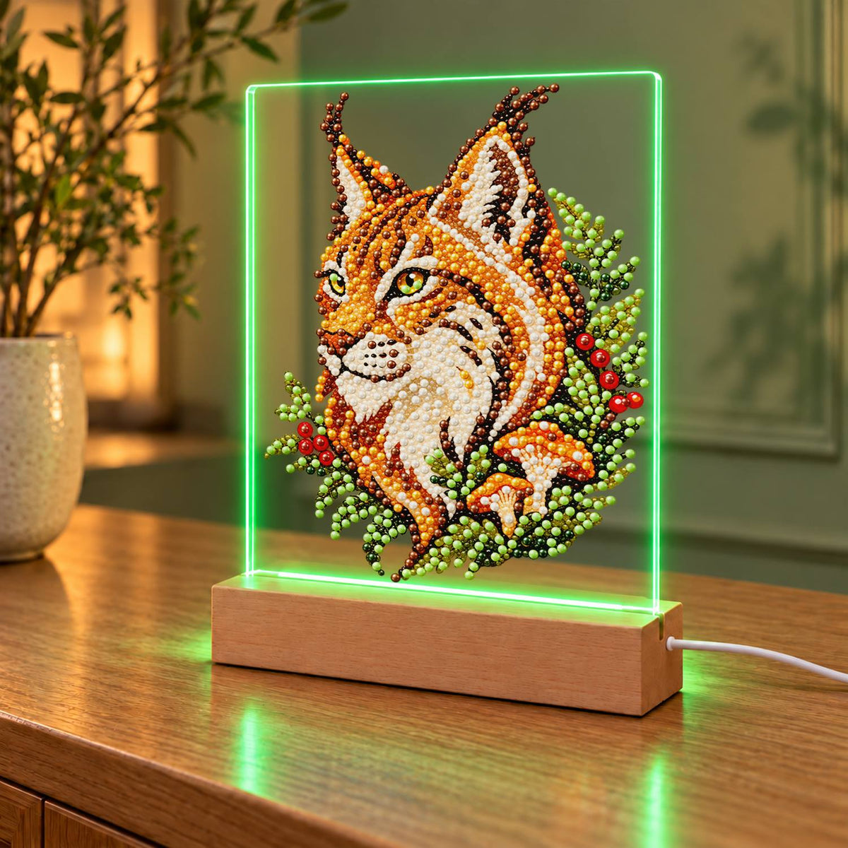 Lynx Among Ferns and Berries (Light-Up Pearl Painting)