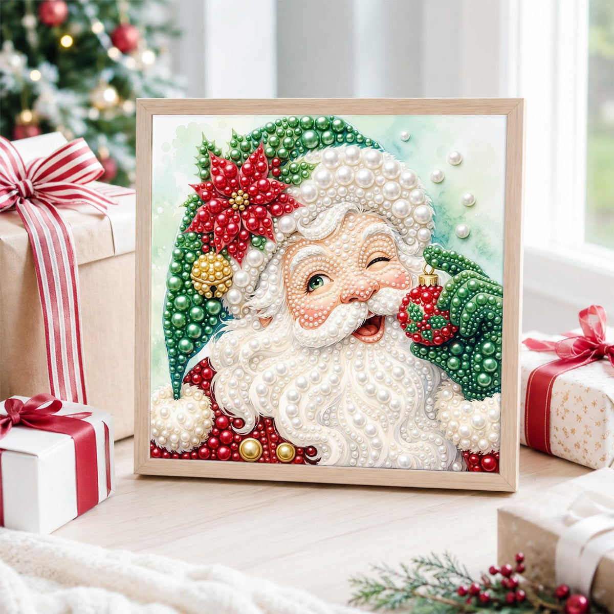 Winking Santa in a Green Hat pearl painting – image 4