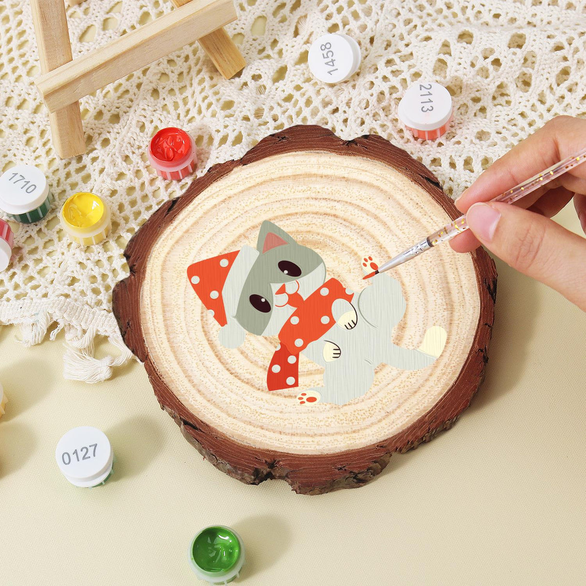 Polka-Dot Santa Hat Cat paint by numbers wood slice – image 15